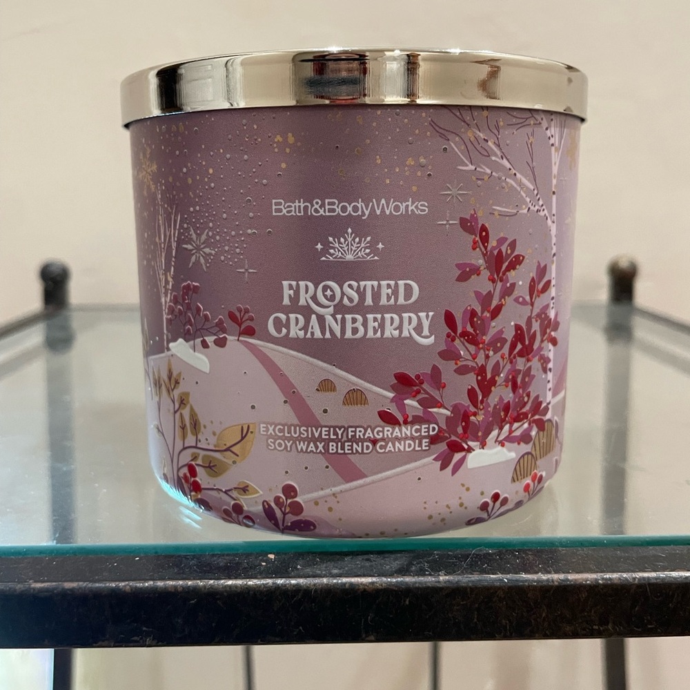 Bath & Body Works Frosted Cranberry 3-Wick Candle 14.5oz